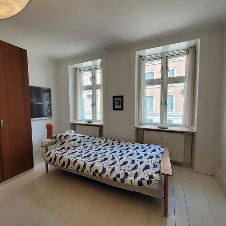 Spacious Cph With Renovated Bath