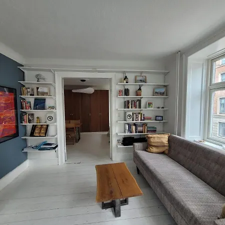 Spacious Cph With Renovated Bath Appartement Kopenhagen